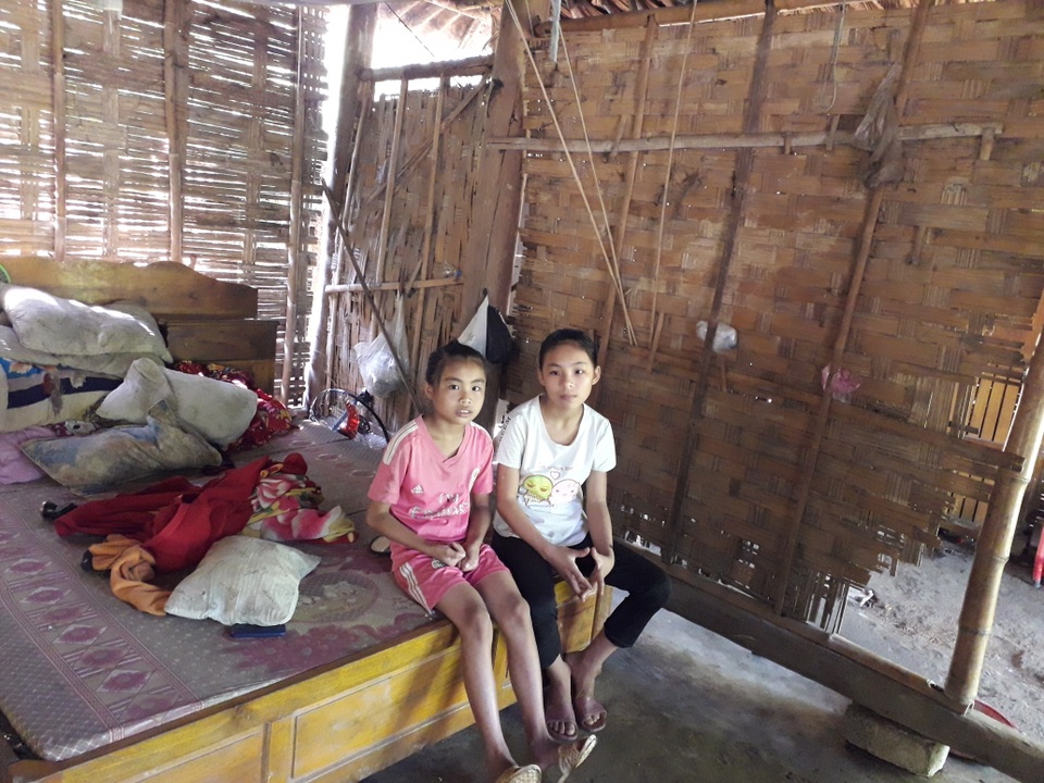 Xót cảnh phận đời 5 đứa trẻ nheo nhóc còn bố mẹ mà... sống như trẻ mồ côi - 3 Xót cảnh phận đời 5 đứa trẻ nheo nhóc còn bố mẹ mà... sống như trẻ mồ côi - 3