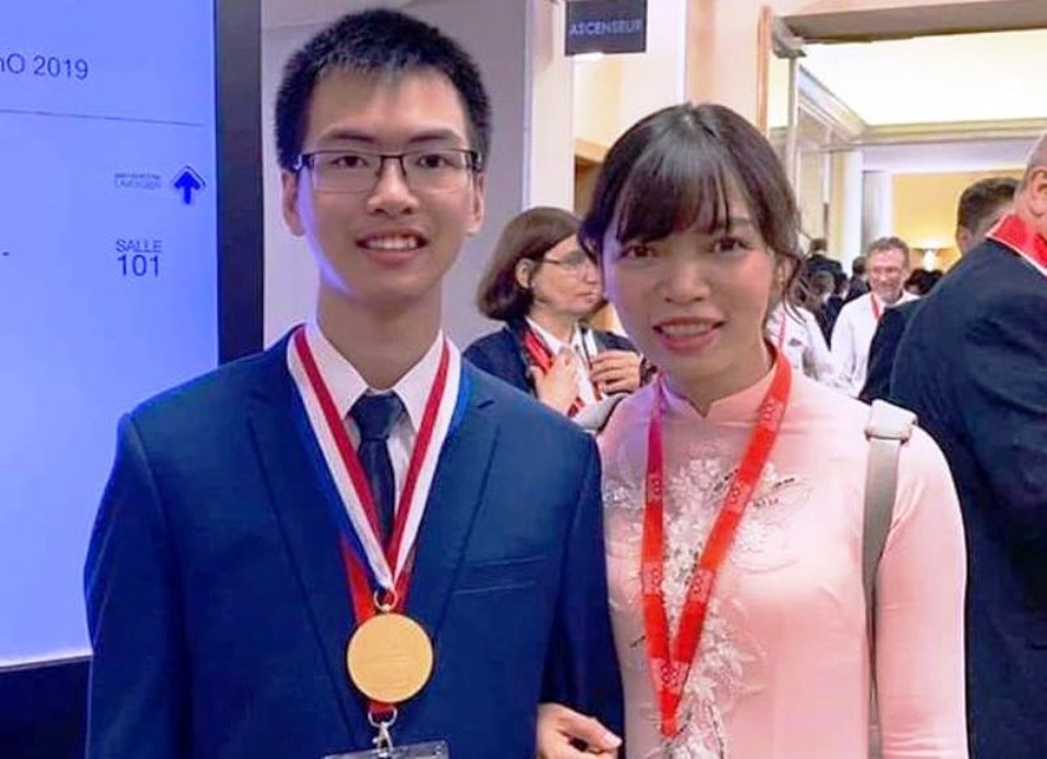 Thanh Hóa: Thưởng 750 triệu đồng cho học sinh và giáo viên đoạt huy chương tại các kỳ thi Olympic - 2 Thanh Hóa: Thưởng 750 triệu đồng cho học sinh và giáo viên đoạt huy chương tại các kỳ thi Olympic - 2