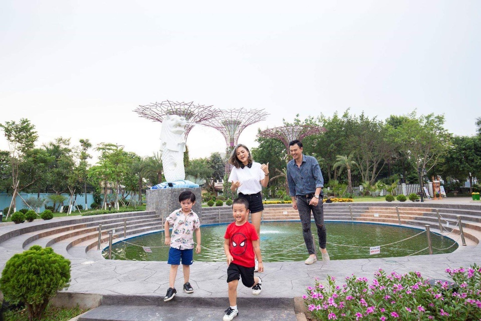 MC Tuấn Tú nói gì về tin đồn sở hữu nhiều biệt thự cao cấp? - 4 MC Tuấn Tú nói gì về tin đồn sở hữu nhiều biệt thự cao cấp? - 4