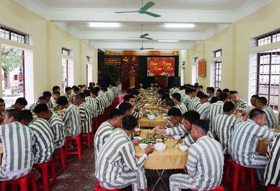 Bộ Công an cấm nhận tiền, quà biếu của người bị tạm giữ, người bị tạm giam - 1