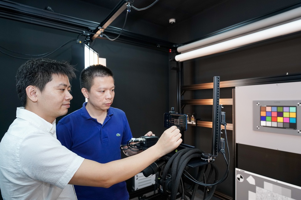 Vsmart lên tiếng về tranh cãi “nguồn gốc” điện thoại Vsmart Live - 2 Vsmart lên tiếng về tranh cãi “nguồn gốc” điện thoại Vsmart Live - 2