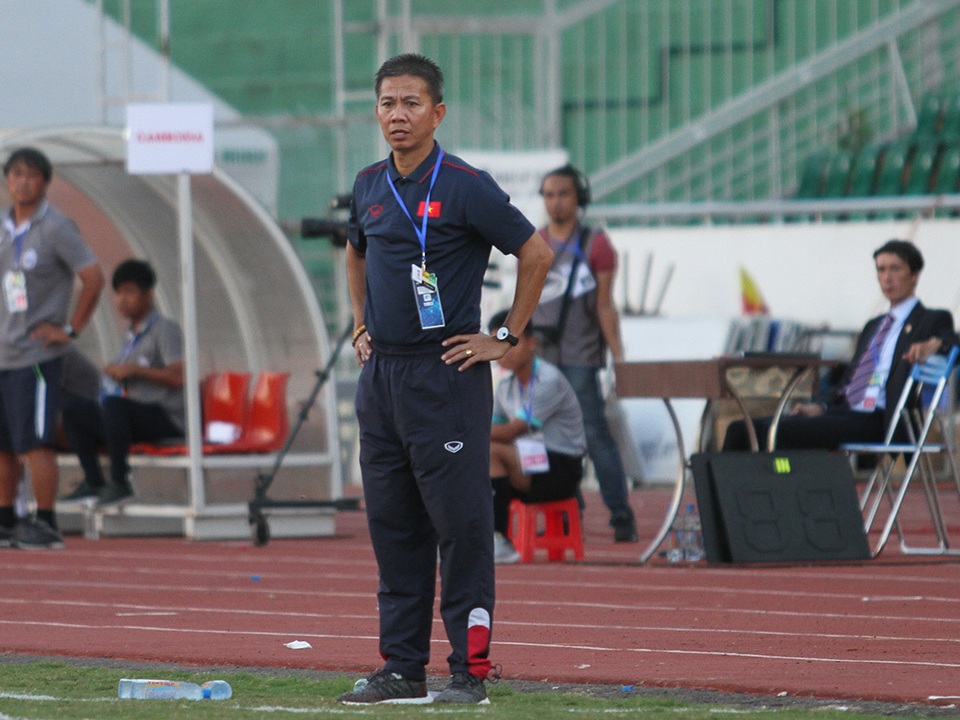 HLV Hoàng Anh Tuấn nói gì sau thất bại khó tin trước U18 Campuchia? - 1 HLV Hoàng Anh Tuấn nói gì sau thất bại khó tin trước U18 Campuchia? - 1