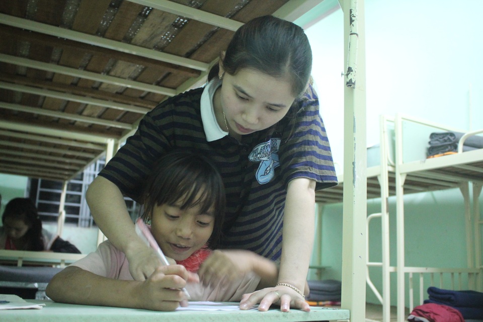 Nỗ lực chuẩn bị năm học mới tại “vùng khó” - 2 Nỗ lực chuẩn bị năm học mới tại “vùng khó” - 2