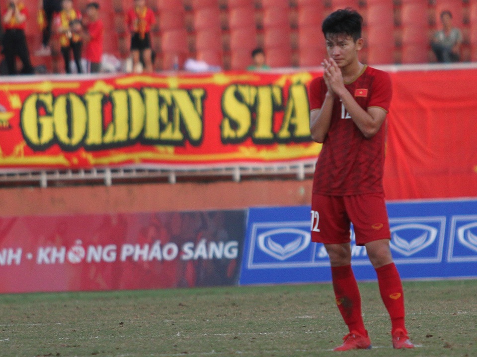 Những khoảnh khắc U18 Việt Nam bất lực trong trận thua sốc trước Campuchia - 12 Những khoảnh khắc U18 Việt Nam bất lực trong trận thua sốc trước Campuchia - 12