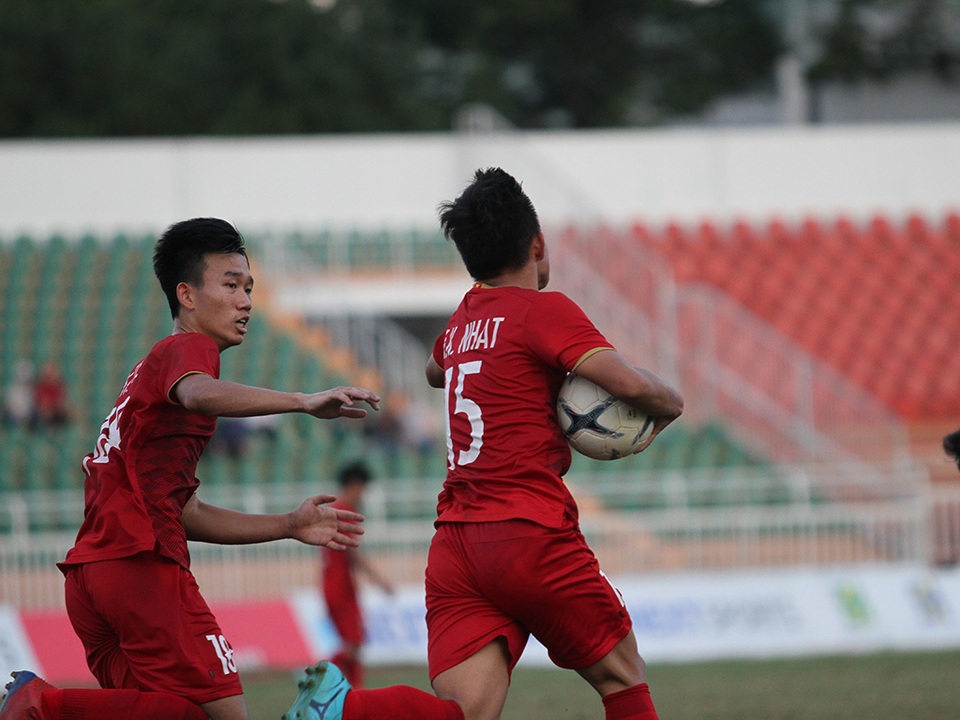 Những khoảnh khắc U18 Việt Nam bất lực trong trận thua sốc trước Campuchia - 8 Những khoảnh khắc U18 Việt Nam bất lực trong trận thua sốc trước Campuchia - 8