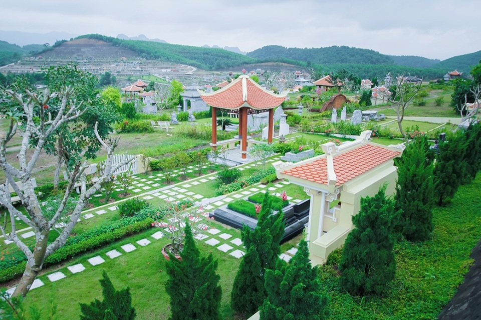 Lăng mộ ở Lạc Hồng Viên “sốt giá” mùa Vu Lan - 4 Lăng mộ ở Lạc Hồng Viên “sốt giá” mùa Vu Lan - 4