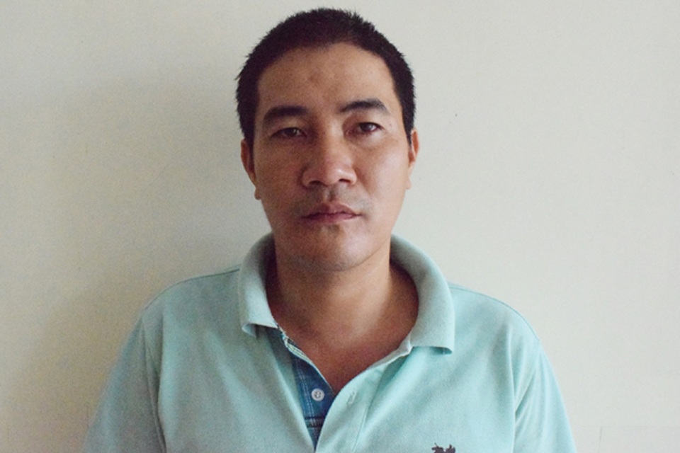 Hai sinh viên Lào cảm ơn Công an Việt Nam khi nhận lại tài sản bị đánh cắp - 1 Hai sinh viên Lào cảm ơn Công an Việt Nam khi nhận lại tài sản bị đánh cắp - 1