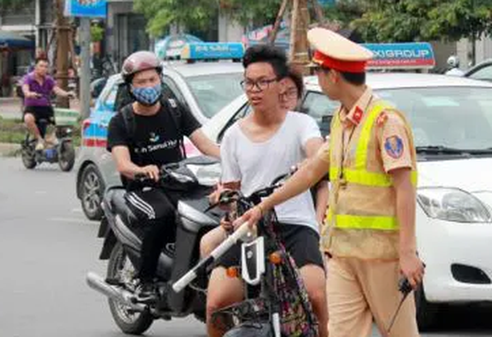 Một tháng tổng kiểm soát, chủ yếu phát hiện xe máy vi phạm giao thông - 1