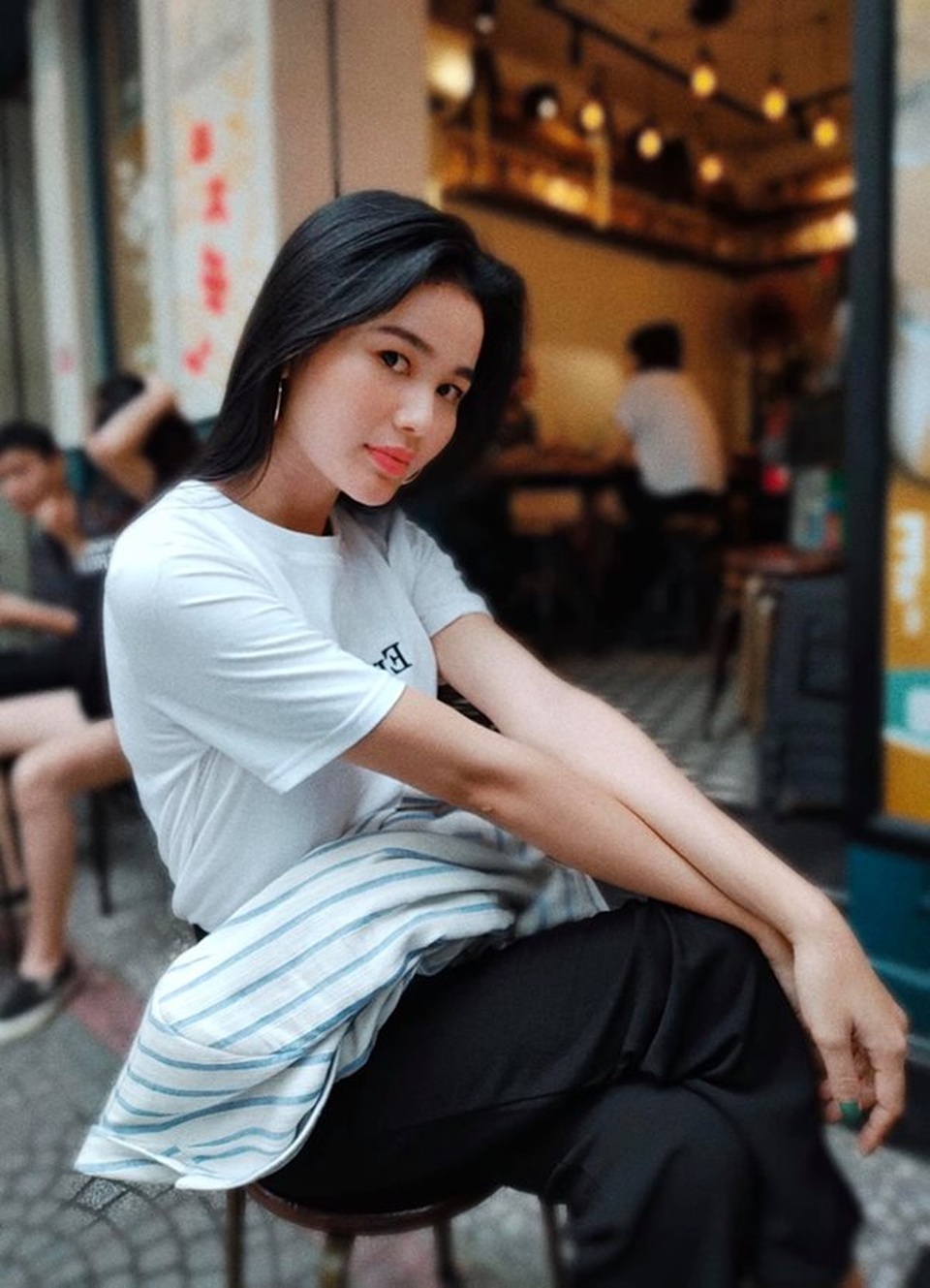 3 cô gái dân tộc Ê Đê, Khmer nổi tiếng đẹp lạ, có người lọt top nhan sắc thế giới - 12 3 cô gái dân tộc Ê Đê, Khmer nổi tiếng đẹp lạ, có người lọt top nhan sắc thế giới - 12