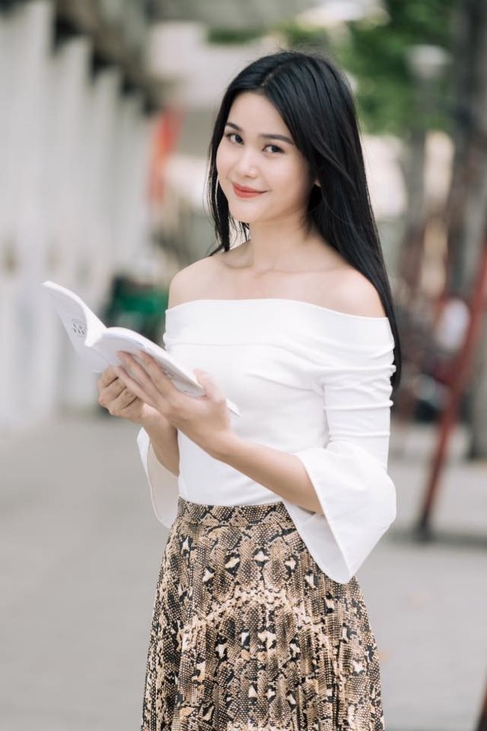 3 cô gái dân tộc Ê Đê, Khmer nổi tiếng đẹp lạ, có người lọt top nhan sắc thế giới - 13 3 cô gái dân tộc Ê Đê, Khmer nổi tiếng đẹp lạ, có người lọt top nhan sắc thế giới - 13