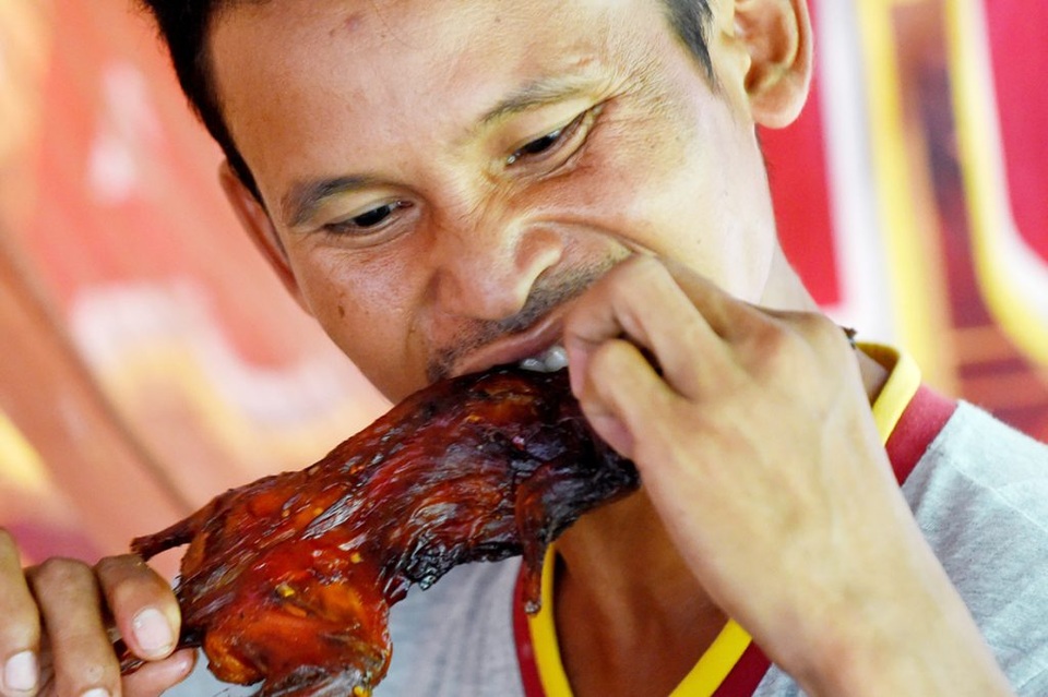 Chuột đồng nướng: Món ăn vặt rẻ tiền mà ngon khó cưỡng - 1 Chuột đồng nướng: Món ăn vặt rẻ tiền mà ngon khó cưỡng - 1