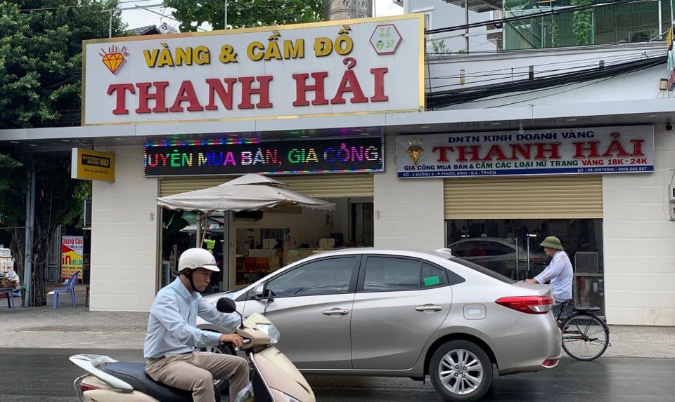 Trọng lượng bất thường của sợi dây chuyền vàng “tố” chủ nhân lừa đảo - 1 Trọng lượng bất thường của sợi dây chuyền vàng “tố” chủ nhân lừa đảo - 1