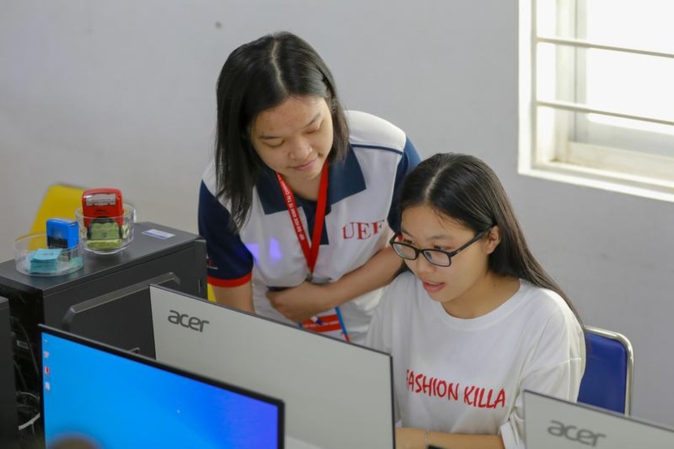 Nữ sinh viết tiếp giấc mơ đại học với suất học bổng toàn phần từ UEF - 3 Nữ sinh viết tiếp giấc mơ đại học với suất học bổng toàn phần từ UEF - 3