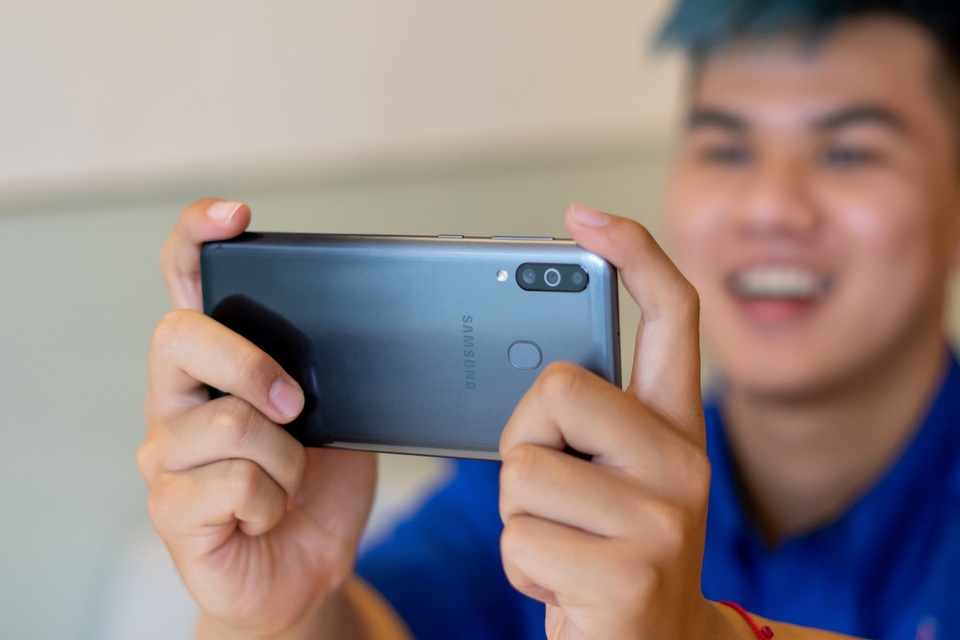 Galaxy M30 ghi điểm mạnh với loạt công nghệ “sang xịn” - 1 Galaxy M30 ghi điểm mạnh với loạt công nghệ “sang xịn” - 1