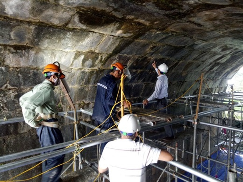 Mái vòm cổng phía nam Thành nhà Hồ bị hư hỏng đã được tu sửa - 2