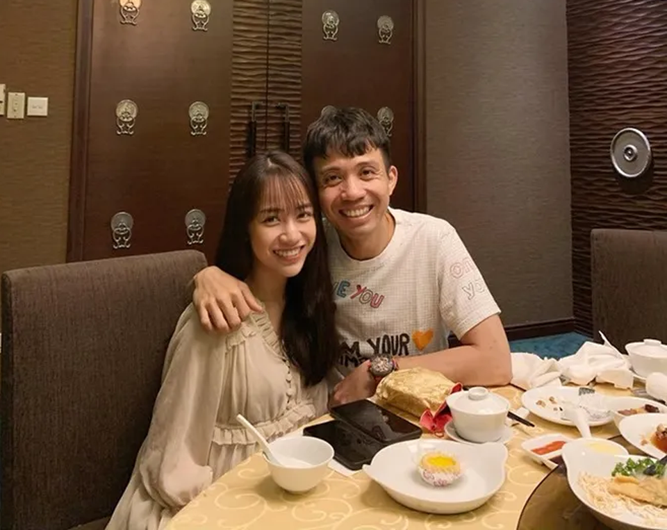 Ái nữ mới nổi của đại gia ngành nhựa chuẩn bị kết hôn ở tuổi 20? - 2 Ái nữ mới nổi của đại gia ngành nhựa chuẩn bị kết hôn ở tuổi 20? - 2