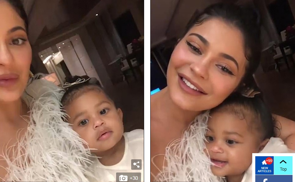 Kylie Jenner khoe dáng rực lửa bên bạn thân - 8 Kylie Jenner khoe dáng rực lửa bên bạn thân - 8