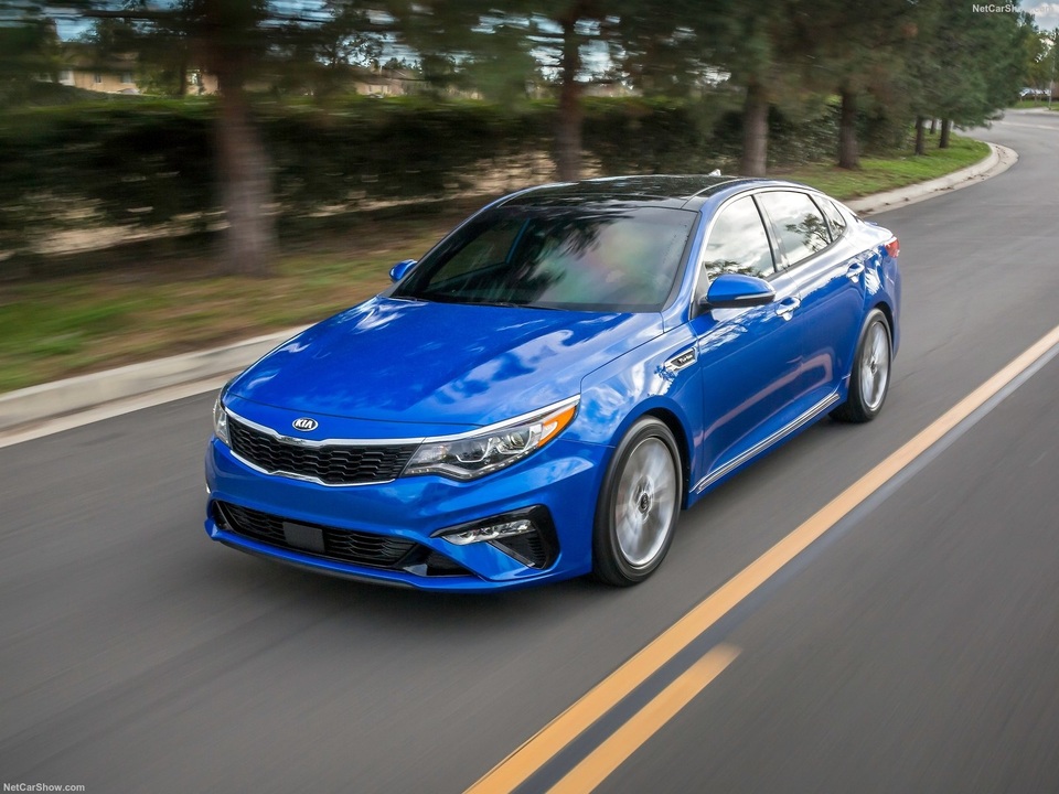 Triệu hồi KIA Optima vì lỗi hệ thống tránh va chạm trước - 1 Triệu hồi KIA Optima vì lỗi hệ thống tránh va chạm trước - 1