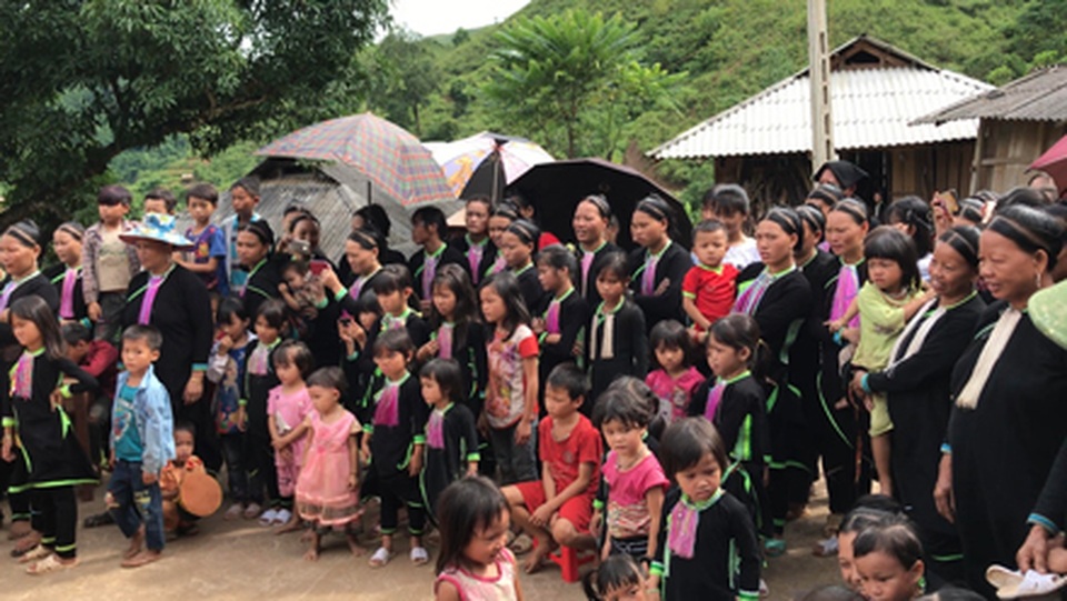 Báo Dân trí vượt hàng trăm cây số xây phòng học tặng các em học sinh dân tộc Dao - 5 Báo Dân trí vượt hàng trăm cây số xây phòng học tặng các em học sinh dân tộc Dao - 5