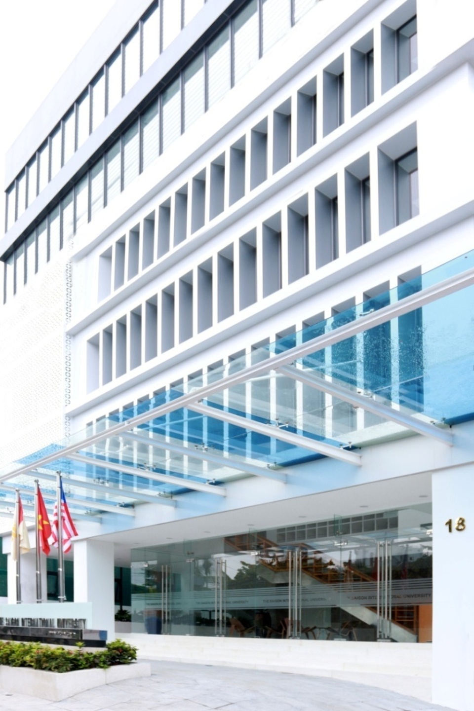 Nữ sinh vượt khó học giỏi giành học bổng toàn phần của SIU - 2 Nữ sinh vượt khó học giỏi giành học bổng toàn phần của SIU - 2