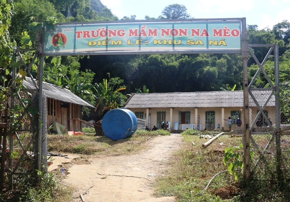 Dựng phòng lắp ghép cho học sinh vùng lũ kịp tựu trường năm học mới - 3 Dựng phòng lắp ghép cho học sinh vùng lũ kịp tựu trường năm học mới - 3