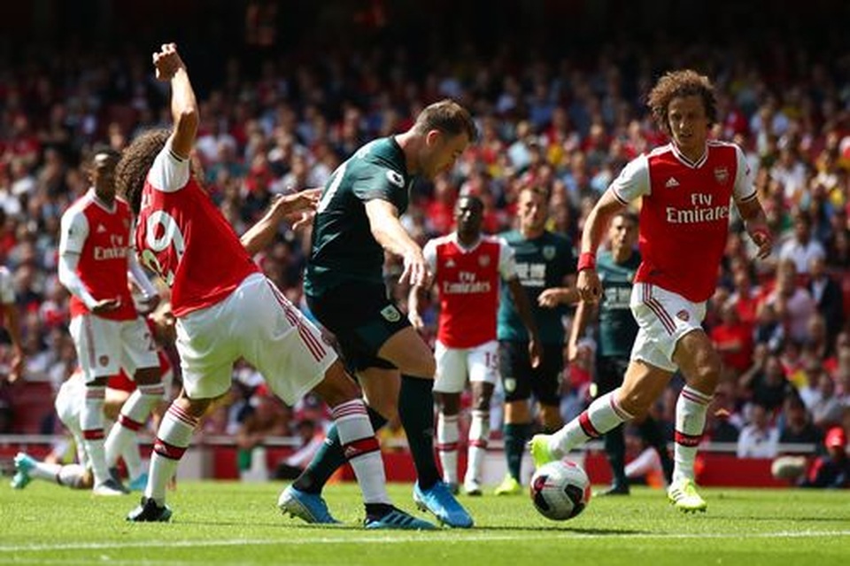 Arsenal 2-1 Burnley: “Song sát” Lacazette - Aubameyang tỏa sáng - 9 Arsenal 2-1 Burnley: “Song sát” Lacazette - Aubameyang tỏa sáng - 9