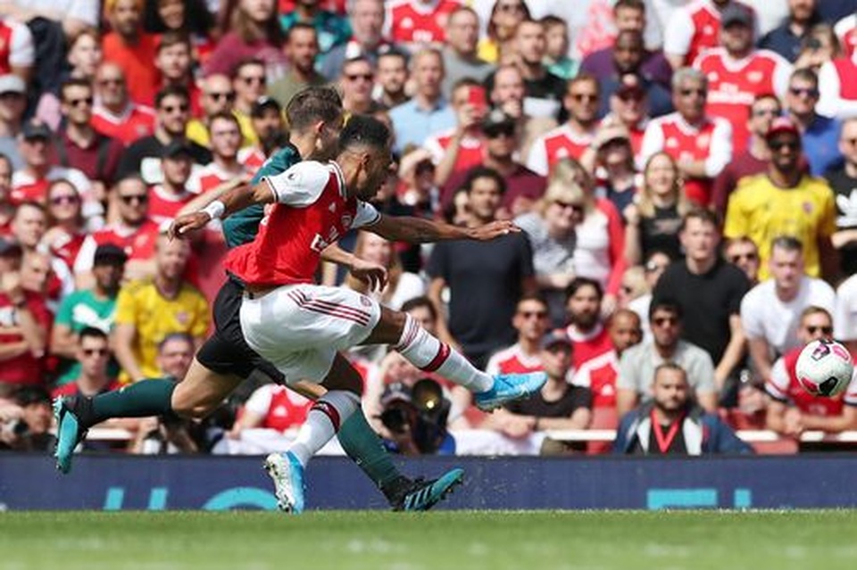 Arsenal 2-1 Burnley: “Song sát” Lacazette - Aubameyang tỏa sáng - 14 Arsenal 2-1 Burnley: “Song sát” Lacazette - Aubameyang tỏa sáng - 14