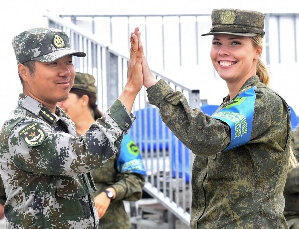 Những bóng hồng tại giải đua xe tăng hàng đầu thế giới - 7 Những bóng hồng tại giải đua xe tăng hàng đầu thế giới - 7