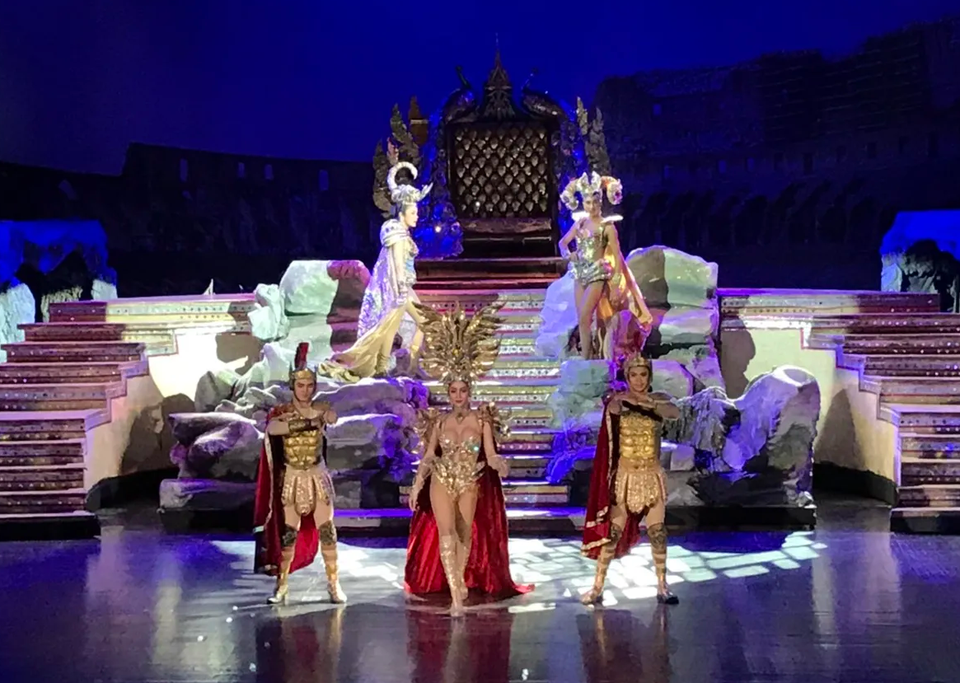 Dịu dàng và nổi loạn ở thành phố ma quỷ - 12