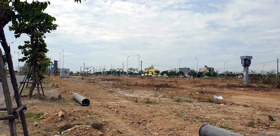 Cơn sốt điêu tàn Đà Nẵng, tiền tỷ chôn cứng đại gia tháo chạy - 2 Cơn sốt điêu tàn Đà Nẵng, tiền tỷ chôn cứng đại gia tháo chạy - 2
