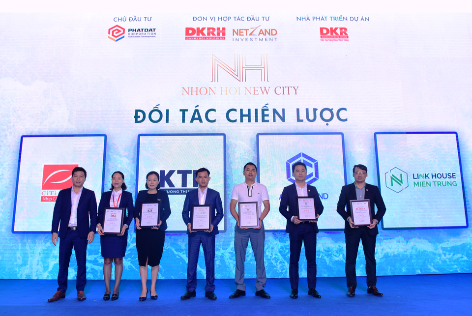 Hơn 1.500 nhân viên kinh doanh tham dự Lễ ra quân và đào tạo dự án Nhơn Hội New City - 2 Hơn 1.500 nhân viên kinh doanh tham dự Lễ ra quân và đào tạo dự án Nhơn Hội New City - 2
