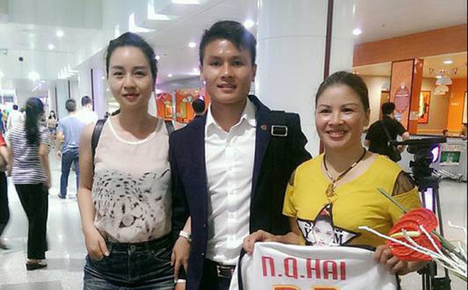 Mẹ Quang Hải từng nói gì về chuyện tình yêu và bạn gái của con trai - 3 Mẹ Quang Hải từng nói gì về chuyện tình yêu và bạn gái của con trai - 3