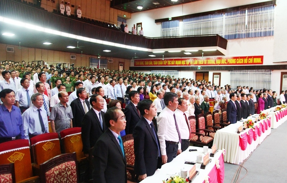 Thừa Thiên Huế đón nhận Huân chương Độc lập hạng Nhất nhân 30 năm tái lập tỉnh - 1 Thừa Thiên Huế đón nhận Huân chương Độc lập hạng Nhất nhân 30 năm tái lập tỉnh - 1