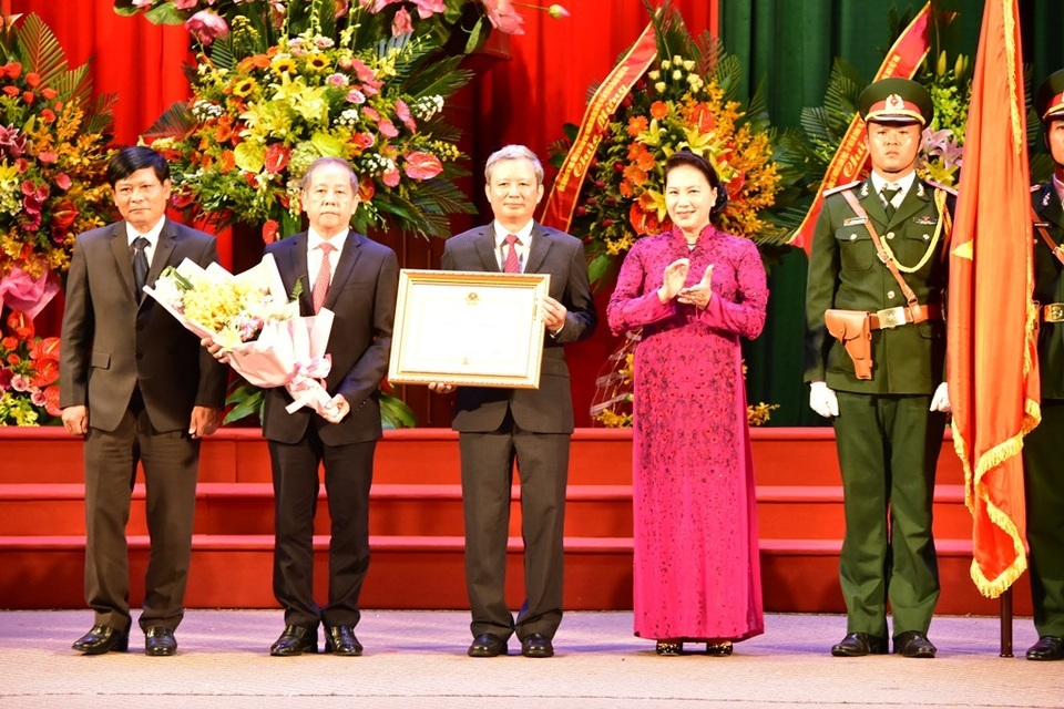 Thừa Thiên Huế đón nhận Huân chương Độc lập hạng Nhất nhân 30 năm tái lập tỉnh - 9 Thừa Thiên Huế đón nhận Huân chương Độc lập hạng Nhất nhân 30 năm tái lập tỉnh - 9