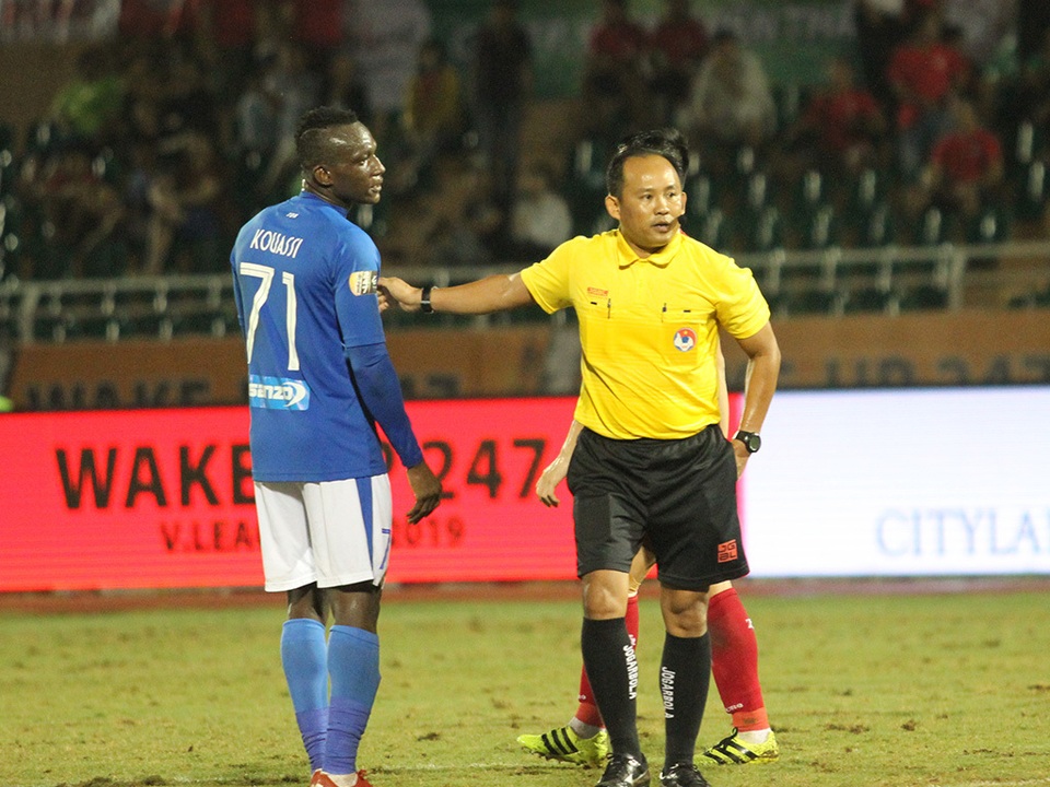 V-League càng về cuối giải càng nóng vấn đề trọng tài - 2 V-League càng về cuối giải càng nóng vấn đề trọng tài - 2