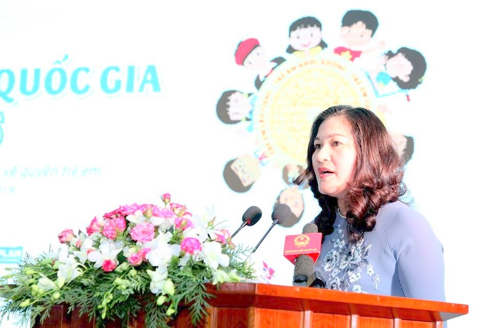 Thứ trưởng Bộ LĐ-TBXH Nguyễn Thị Hà Phó Thủ tướng Vũ Đức Đam: “Hãy để thông điệp của trẻ em đi vào cuộc sống” - 3