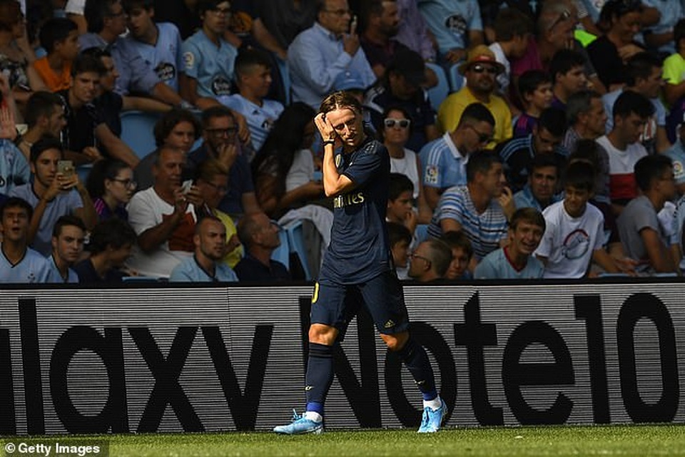 Modric bị thẻ đỏ, Real Madrid vẫn thắng thuyết phục Celta Vigo - 5 Modric bị thẻ đỏ, Real Madrid vẫn thắng thuyết phục Celta Vigo - 5