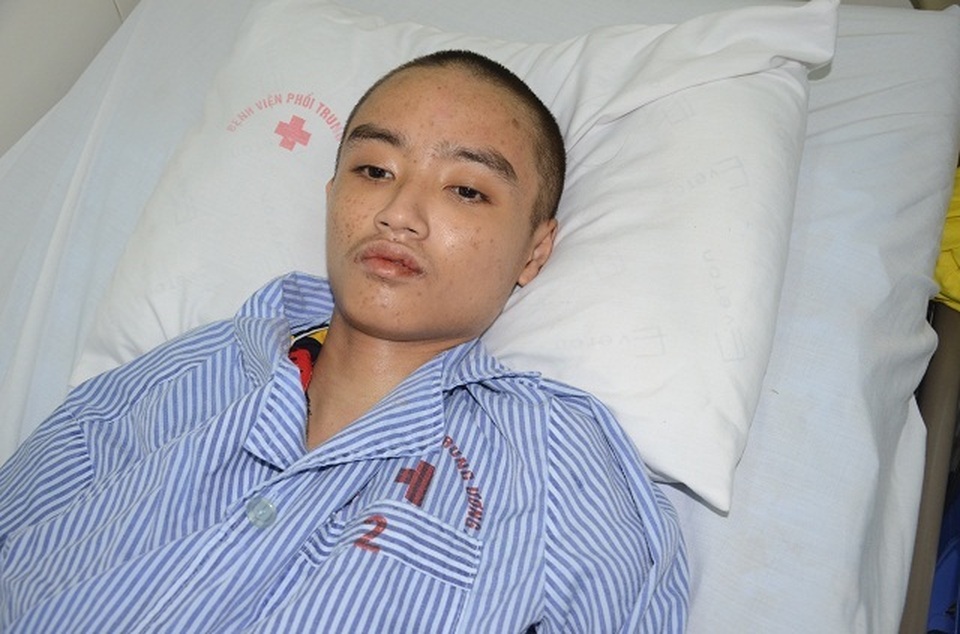 Nam sinh thoát chết nhờ bàn tay mẹ hiền và bạn đọc báo Dân trí - 1