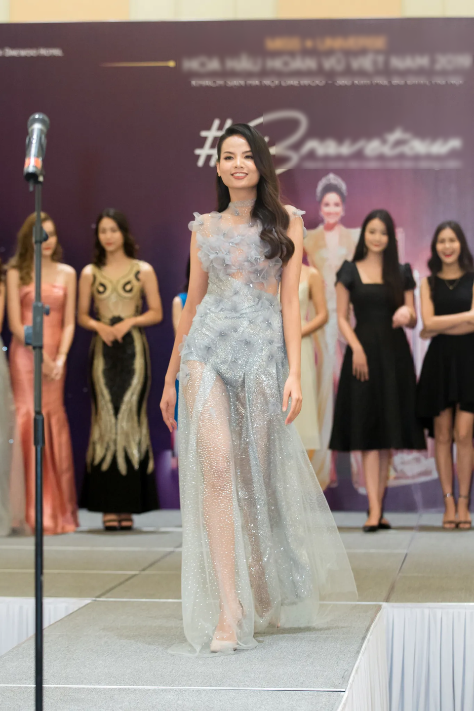 Võ Hoàng Yến chia sẻ về giai đoạn suy sụp tinh thần tưởng mất tất cả - 10 Võ Hoàng Yến chia sẻ về giai đoạn suy sụp tinh thần tưởng mất tất cả - 10