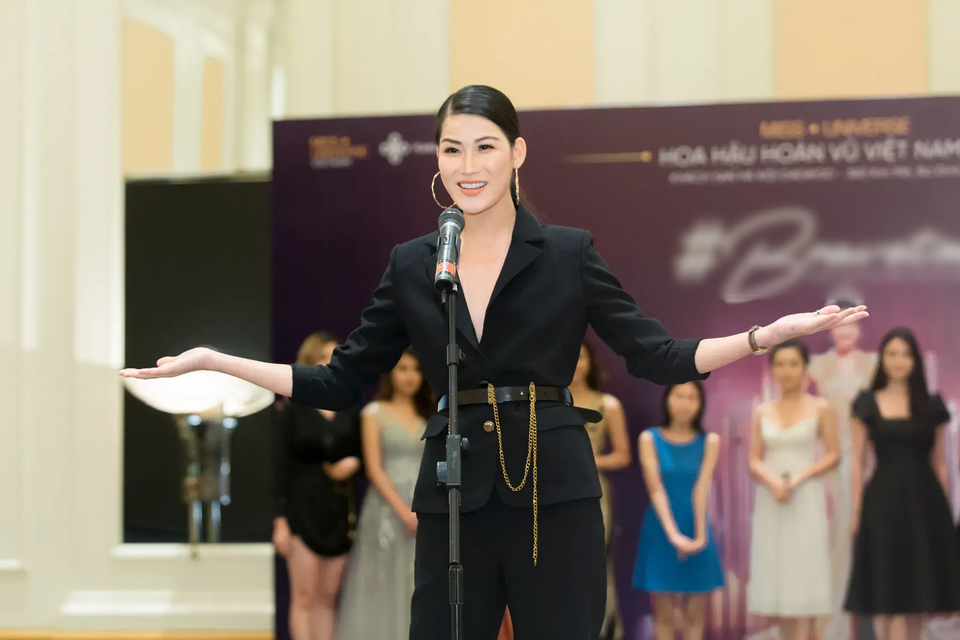 Võ Hoàng Yến chia sẻ về giai đoạn suy sụp tinh thần tưởng mất tất cả - 12 Võ Hoàng Yến chia sẻ về giai đoạn suy sụp tinh thần tưởng mất tất cả - 12