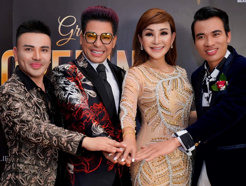 Người đẹp chuyển giới đầu tiên của Việt Nam – Cát Tuyền hội ngộ Lâm Khánh Chi, Cindy Thái Tài - 2