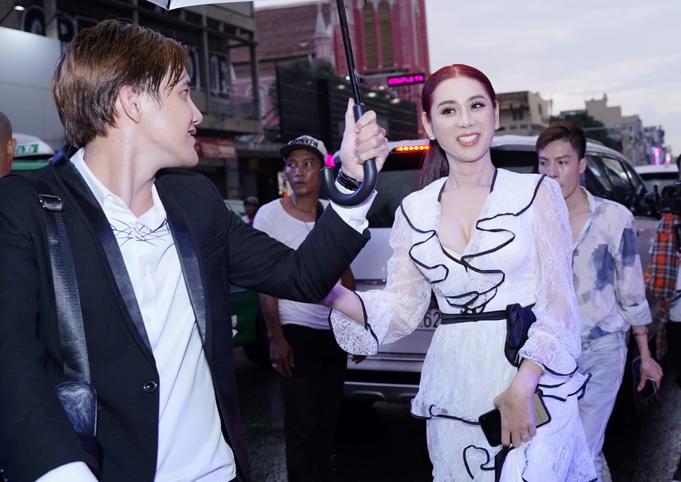 Người đẹp chuyển giới đầu tiên của Việt Nam – Cát Tuyền hội ngộ Lâm Khánh Chi, Cindy Thái Tài - 5