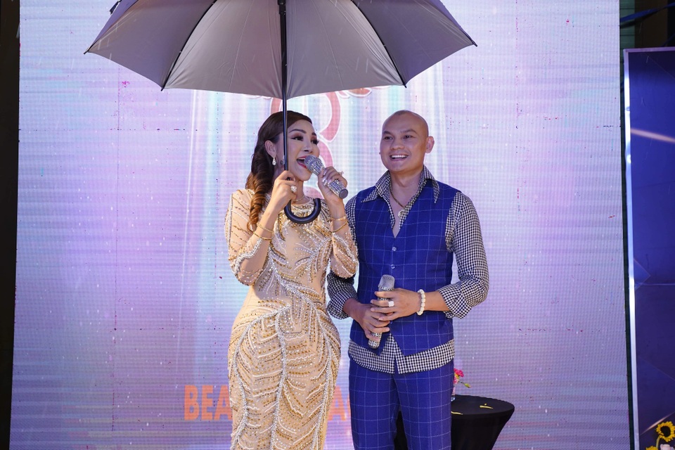 Người đẹp chuyển giới đầu tiên của Việt Nam – Cát Tuyền hội ngộ Lâm Khánh Chi, Cindy Thái Tài - 8