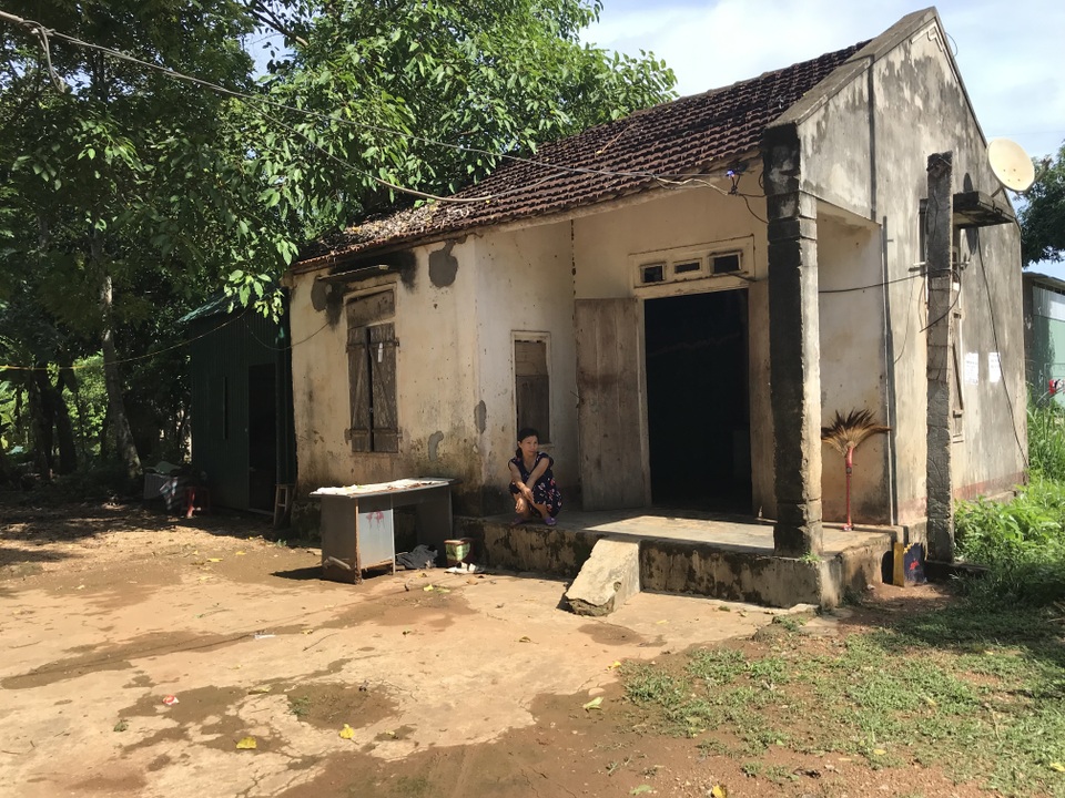 Nỗi đau xé lòng của cậu bé bỗng thành mồ côi trong ngôi nhà với nhiều cái chết bí ẩn - 1 Nỗi đau xé lòng của cậu bé bỗng thành mồ côi trong ngôi nhà với nhiều cái chết bí ẩn - 1