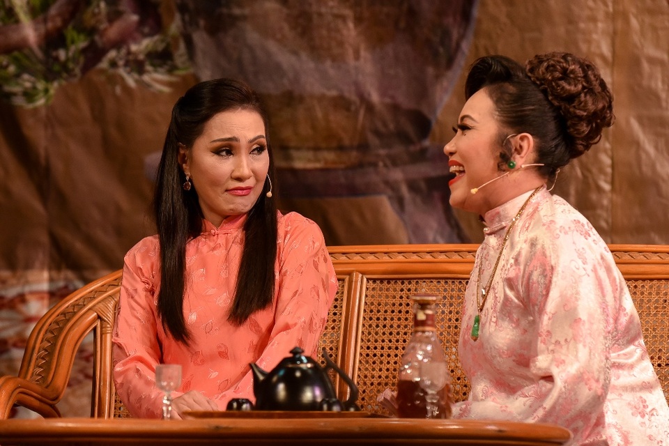 NSƯT Thanh Kim Huệ và Chí Tâm lấy nước mắt khán giả trong vở “Lan và Điệp” - 9 NSƯT Thanh Kim Huệ và Chí Tâm lấy nước mắt khán giả trong vở “Lan và Điệp” - 9