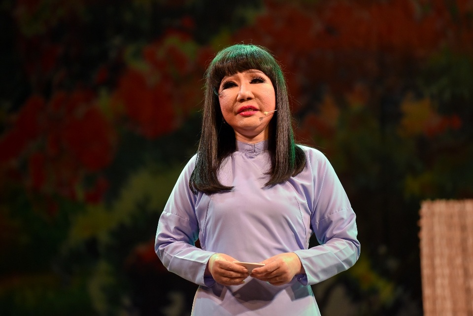 NSƯT Thanh Kim Huệ và Chí Tâm lấy nước mắt khán giả trong vở “Lan và Điệp” - 4 NSƯT Thanh Kim Huệ và Chí Tâm lấy nước mắt khán giả trong vở “Lan và Điệp” - 4