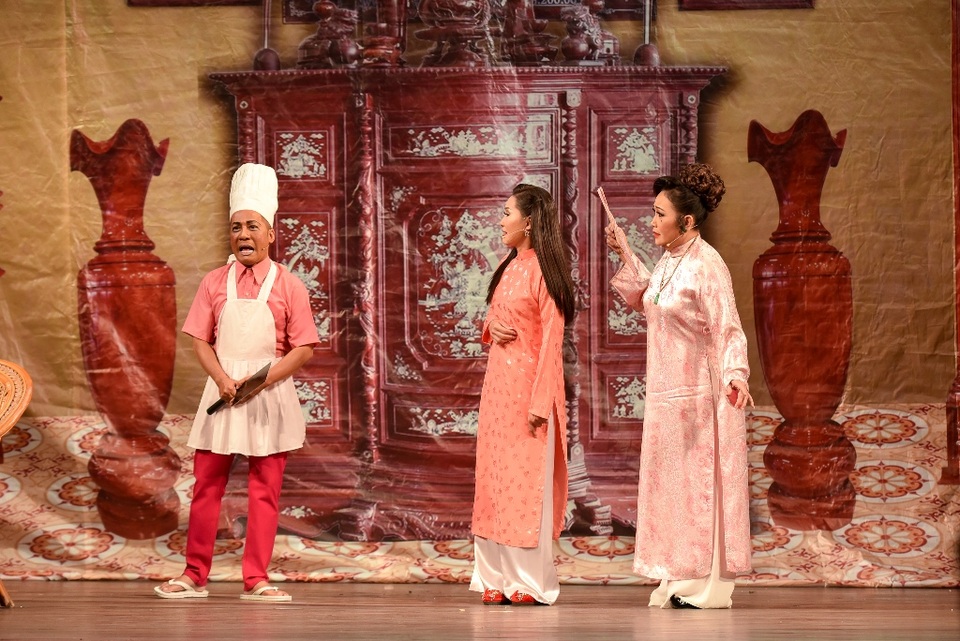 NSƯT Thanh Kim Huệ và Chí Tâm lấy nước mắt khán giả trong vở “Lan và Điệp” - 7 NSƯT Thanh Kim Huệ và Chí Tâm lấy nước mắt khán giả trong vở “Lan và Điệp” - 7