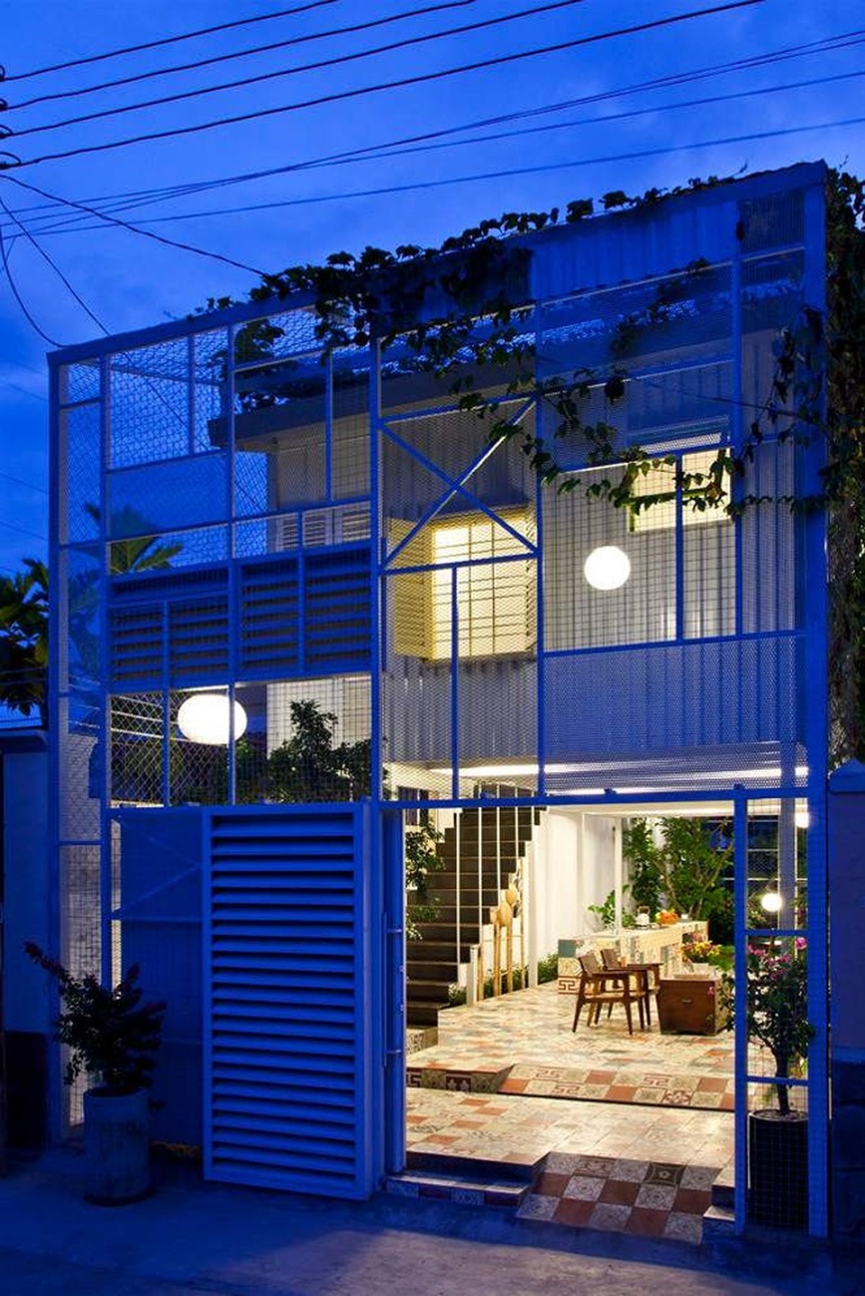Ngôi nhà tận dụng vật liệu bỏ đi vẫn đẹp lung linh - 9 Ngôi nhà tận dụng vật liệu bỏ đi vẫn đẹp lung linh - 9