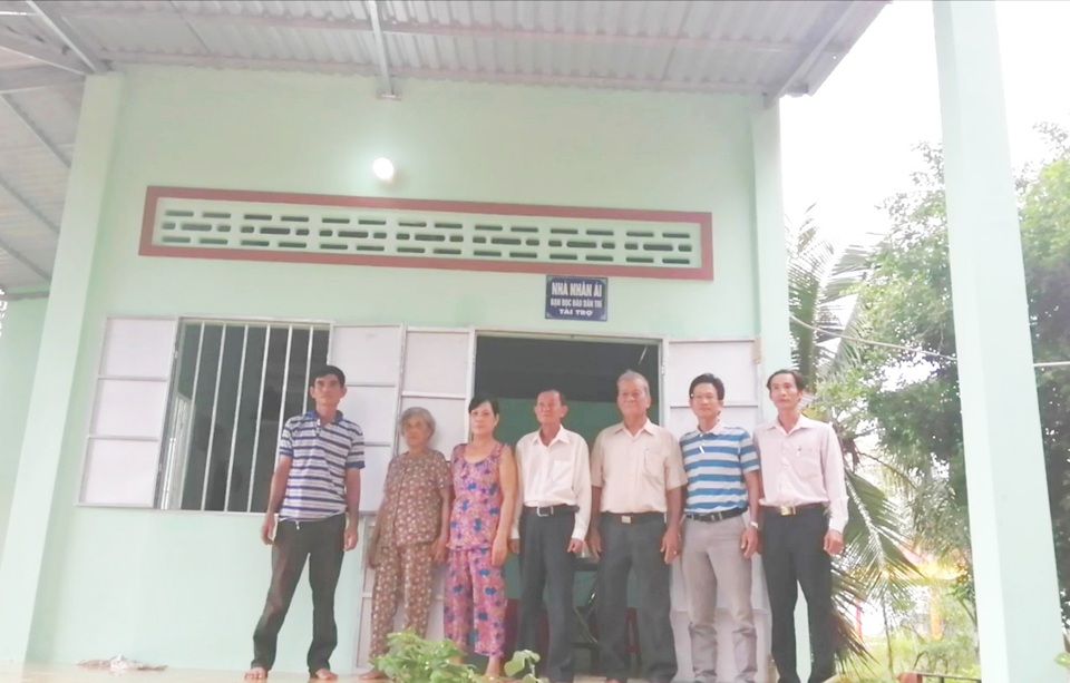 Bạn đọc Dân trí tặng ngôi nhà mơ ước cho gia đình bệnh hiểm chờ tử thần khiêng đi - 6 Bạn đọc Dân trí tặng ngôi nhà mơ ước cho gia đình bệnh hiểm chờ tử thần khiêng đi - 6