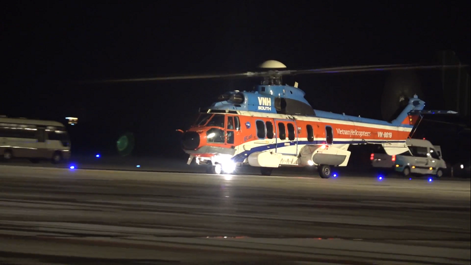 Trực thăng đưa chiến sĩ bị thương nặng trên quần đảo Trường Sa vào đất liền cấp cứu - 2 Trực thăng đưa chiến sĩ bị thương nặng trên quần đảo Trường Sa vào đất liền cấp cứu - 2